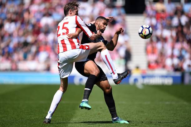 队中的一席 队中的一席