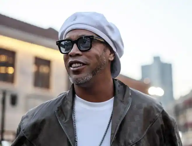 曼晚：德利赫特预计战切尔西时回归，约罗复出时间未知.