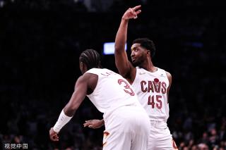 湖勇均有意！湖记：鹈鹕不愿交易赫伯特·琼斯 湖人筹码有限（湖人勇士均看中赫伯特·琼斯，湖人记者称鹈鹕无意交易且紫金军筹码有限）